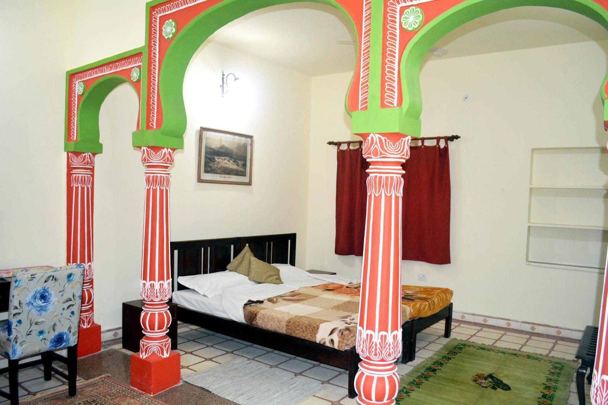 Haveli Kalwara - A Heritage Hotel Джайпур Екстер'єр фото